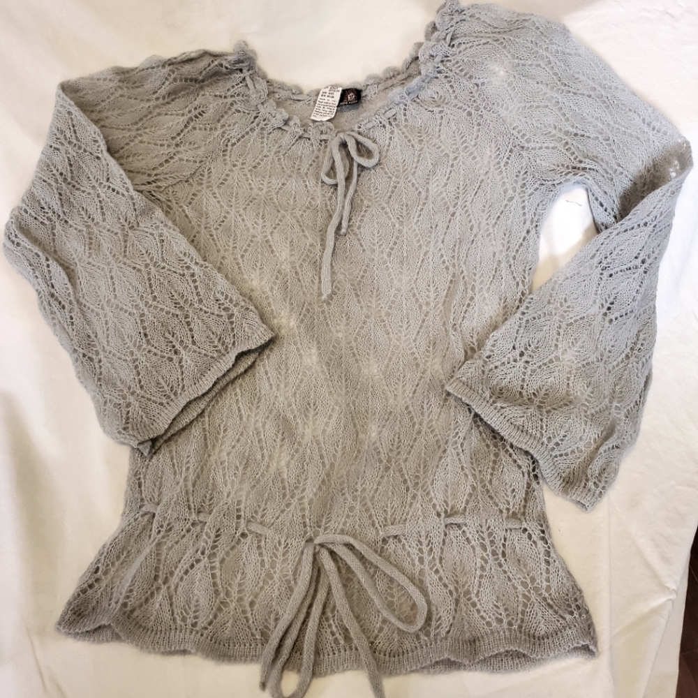 Like NEW vintage Anne Klein mohair/wool/nylon, light-weight sweater, grey size M